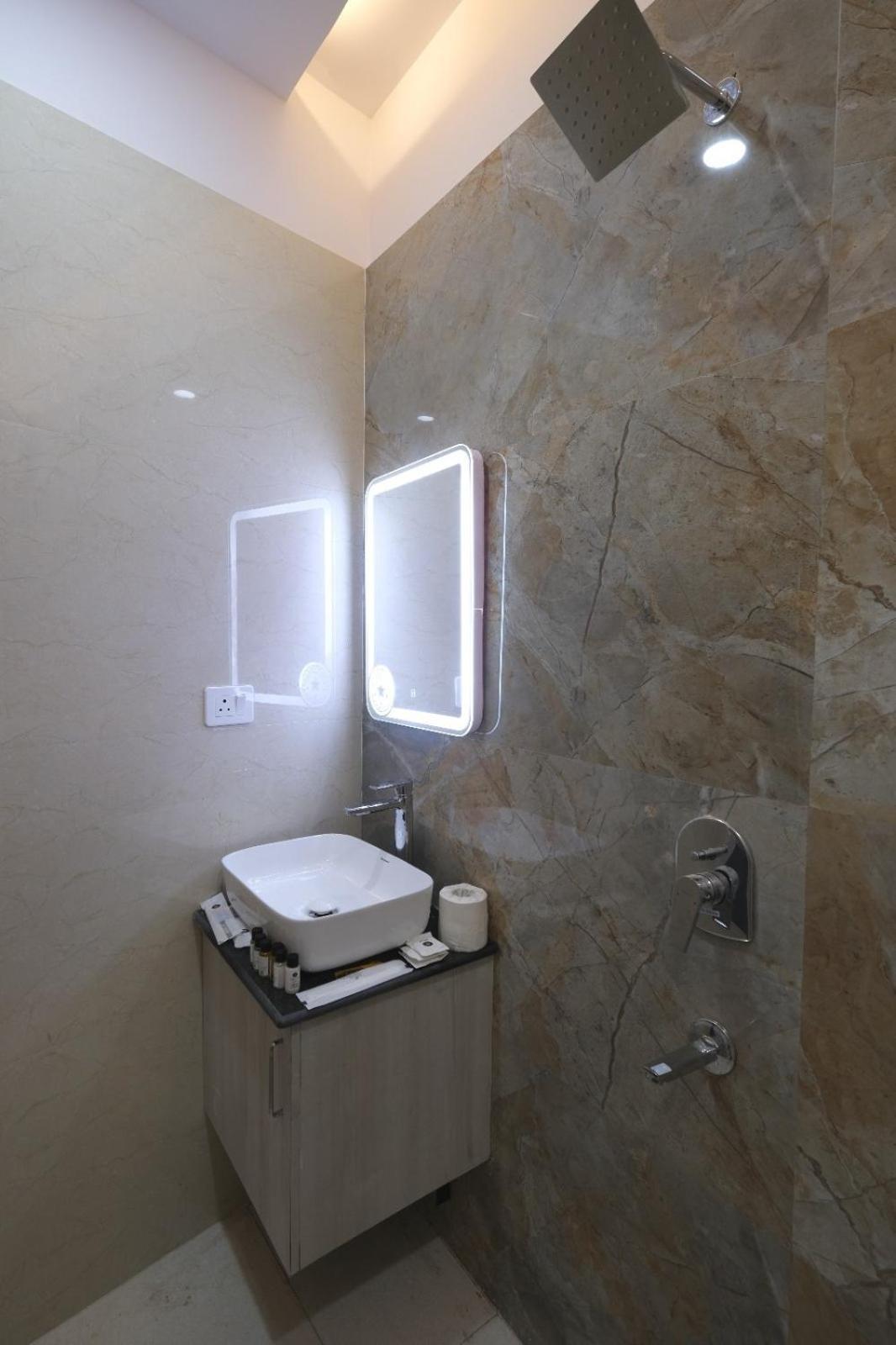 Hotel Sudarshan Ayodhya エクステリア 写真